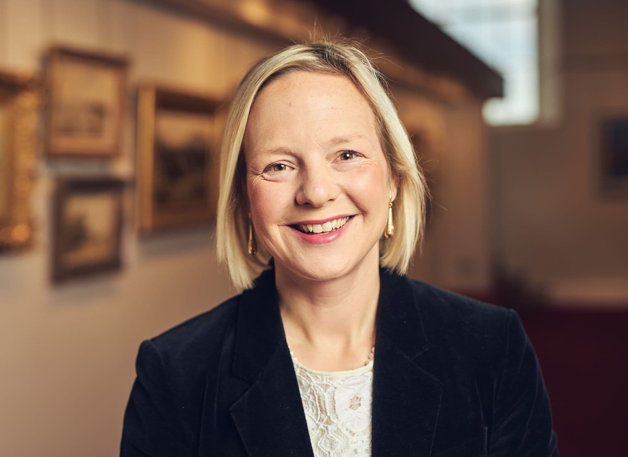 Katherine Wright | Ceramics Auction Specialist | Lyon & Turnbull