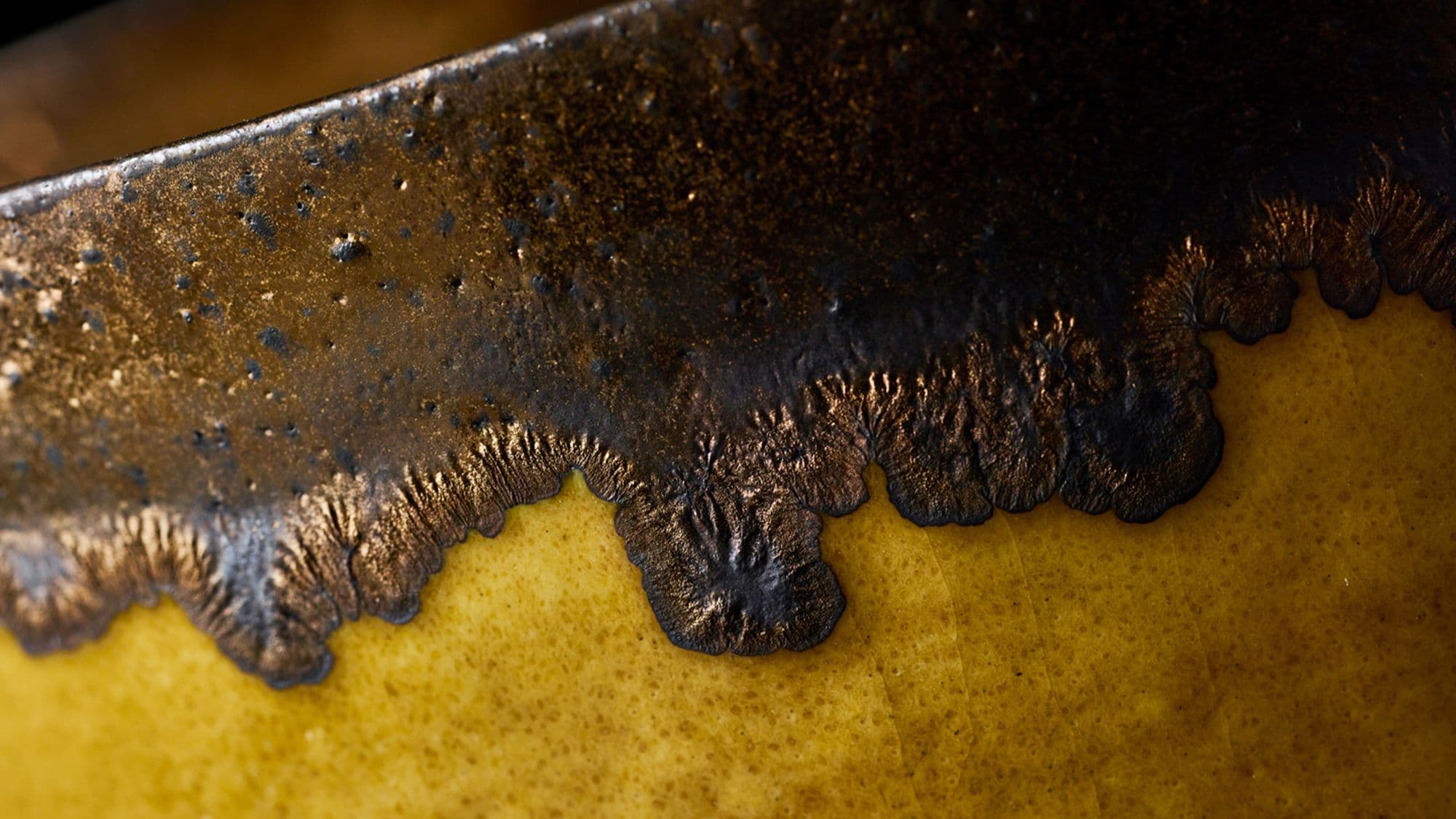 Buy and sell Contemporary Ceramics and Studio Pottery at auction in Edinburgh, London, Glasgow and online